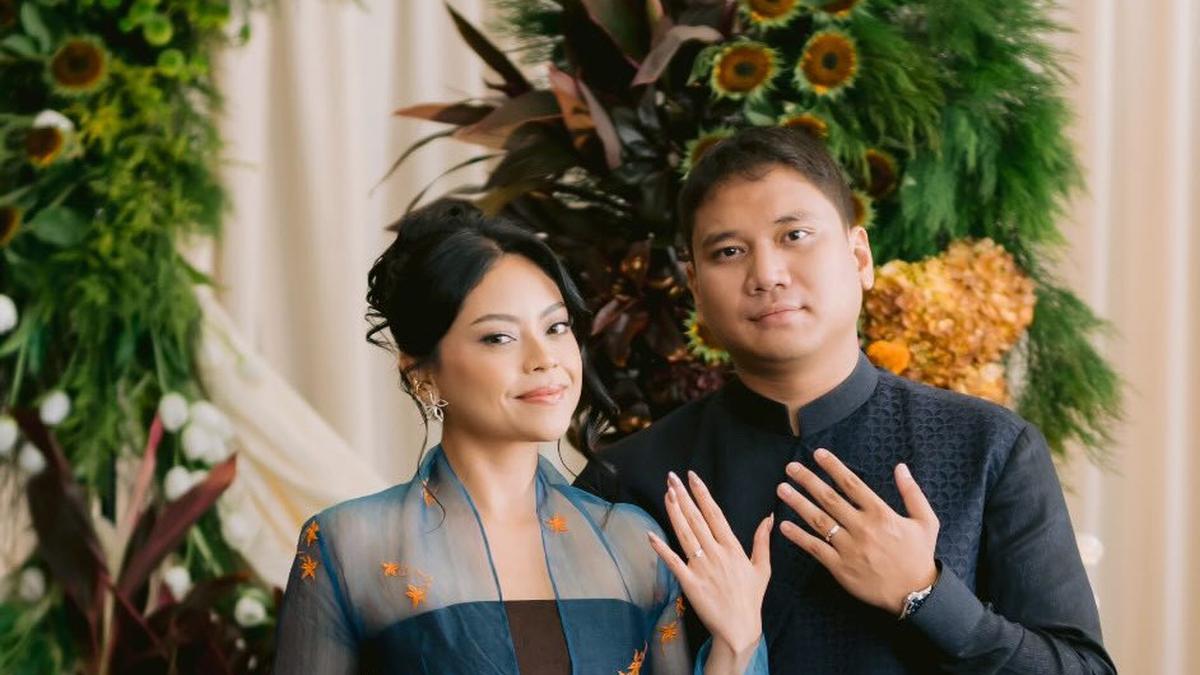 Model Detail Kebaya Sakina Tama saat Lamaran, Simpel tapi Elegan
