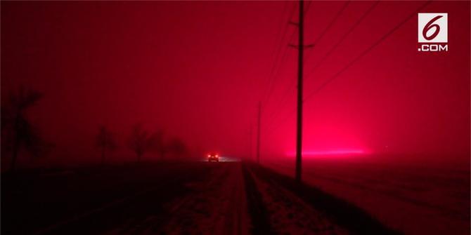 VIDEO: Langka, Cahaya Merah Muncul di Langit Ontario