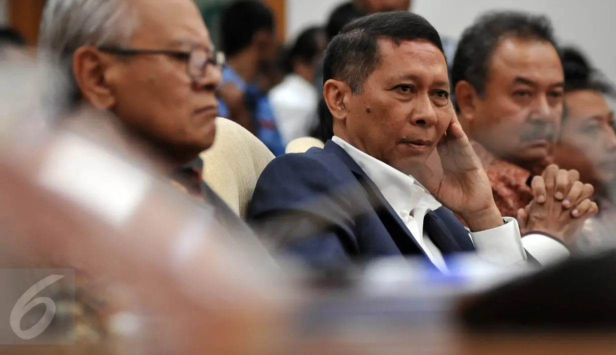 RJ Lino ‎saat menghadiri rapat Pansus Pelindo II, Jakarta, Kamis (11/3/2015). RJ. Lino mengatakan kerjasama JICT akan lebih menguntungkan daripada dikelola oleh negara sendiri. . (Liputan6.com/Johan Tallo)