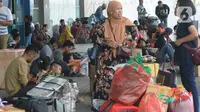Kementerian Perhubungan (Kemenhub) memprediksikan Terminal Bus Pulogebang akan terus dipadati pemudik yang akan pulang ke daerah masing-masing merayakan lebaran bersama keluarga. (merdeka.com/Imam Buhori)