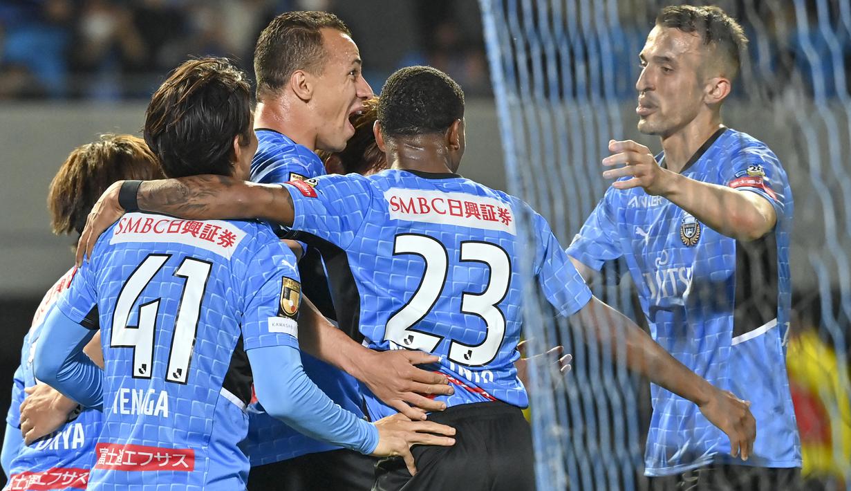 Bagi Kawasaki Frontale sendiri, kemenangan ini mengantarkan mereka naik ke posisi ke-9 klasemen sementara dengan mengemas 24 poin. (AFP/Kazuhiro Nogi)