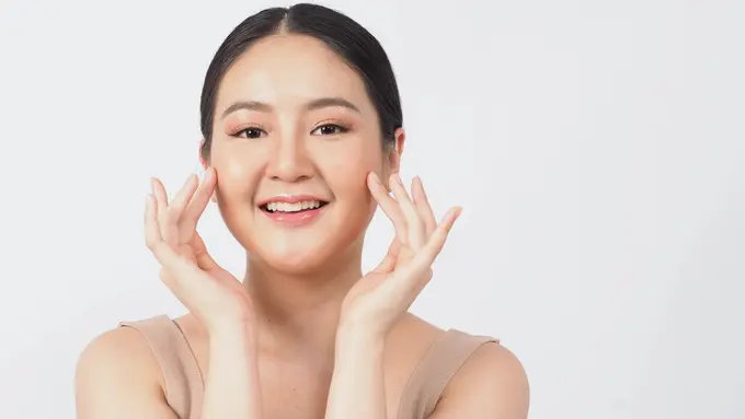 Rahasia Kulit Plump dan Glowing dengan Teknik Skin Flooding: Tren Hidrasi yang Lagi Viral