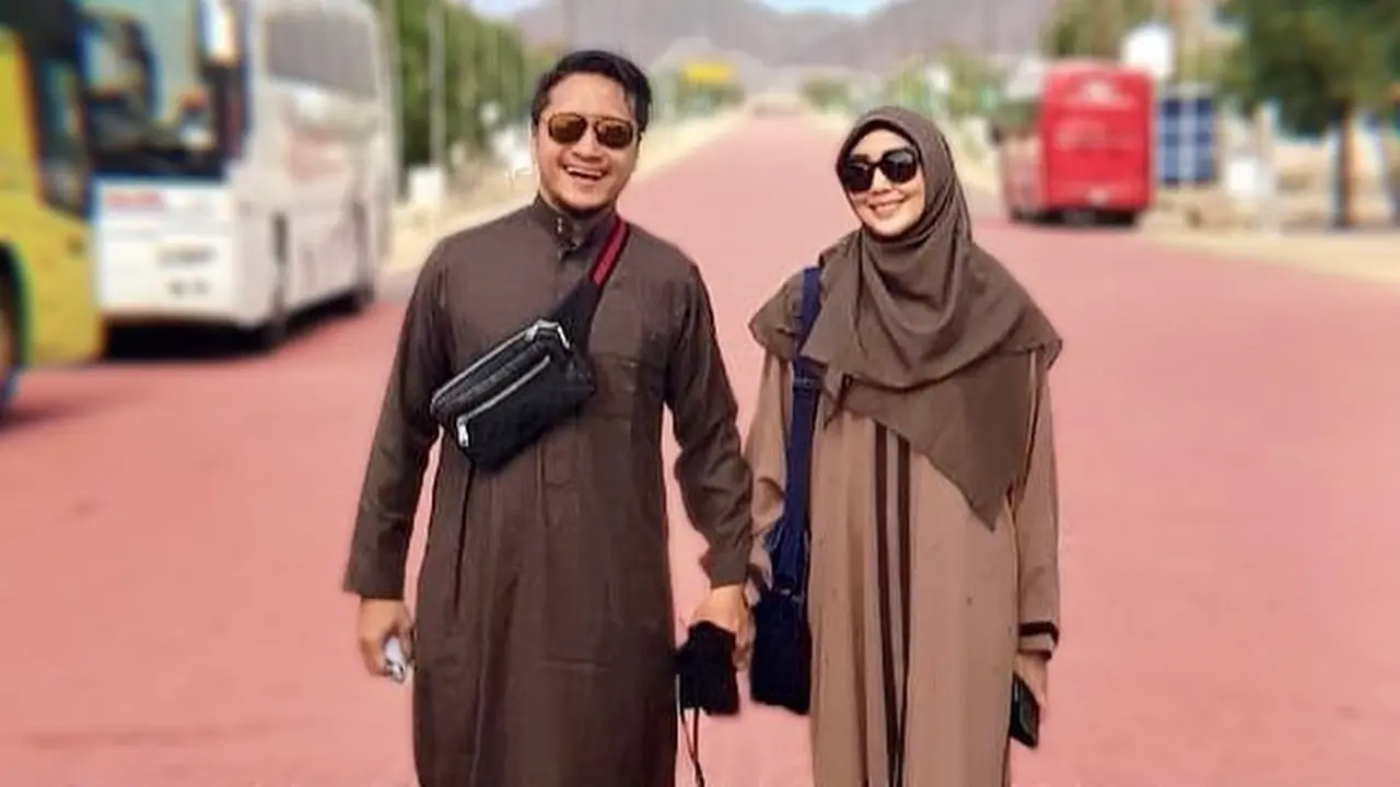 [Fimela] Arie Untung dan Fenita Arie