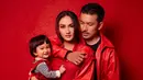 Rumah tangga Rio Dewanto dan Atiqah Hasiholan merupakan salah satu rumah tangga seberiti Indonesia yang jauh dari kabar tak sedap. Tak hanya itu, pasangan ini juga selalu terlihat harmonis di setiap kesempatan. (Foto: instagram.com/mariophotographie)