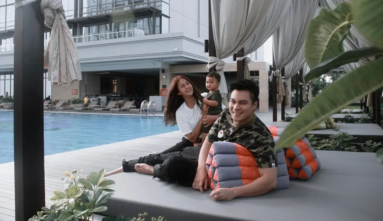 "Mau ke Bali, harus di-PCR kan. Nah abis itu malah ketauan kalau Paula Verhoeven justru positif Covid-19" ujar pria kelahiran 27 April 1981 itu. (Instagram/paula_verhoeven)