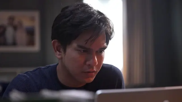 Di Antara Dua Cinta