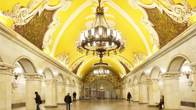 Terkagum-kagum oleh 7 Stasiun Metro Paling Cantik di Bumi