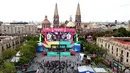 Pemandangan udara menunjukkan instalasi FIFA Fan Fest Guadalajara di Plaza de la Liberacion, Guadalajara, Meksiko, Selasa 9 Juni 2026, menjelang pembukaan turnamen sepak bola Piala Dunia 2026. (Ulises RUIZ/AFP)