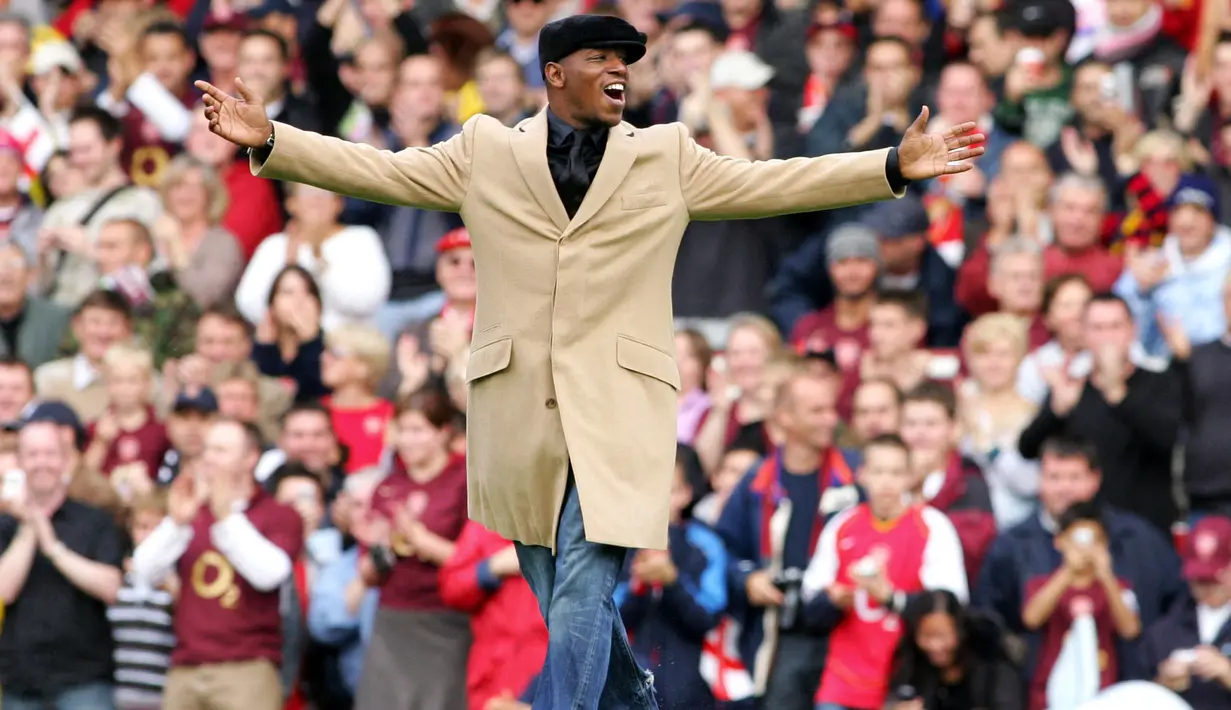 Ian Wright merupakan salah satu mantan pemain yang dikagumi di Liga Inggris. Namun ternyata ia pernah mendekam di penjara selama 14 hari. Kasus yang menjerat Wright adalah soal pajak kedaraan. Ia mengaku kapok dan tak ingin mengulangi perbuatannya. (Foto: AFP/Carl De Souza)