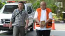 Pemilik grup Dempo Muhammad Yamin Kahar tiba untuk pemeriksaan di gedung KPK, Jakarta, Senin (16/3/2020). Yamin diperiksa sebagai tersangka untuk melengkapi berkas kasus suap proyek pembangunan infrastruktur Jembatan Ambayan dan Masjid Agung di Solok Selatan, Sumatera Barat (merdeka.com/Dwi Narwoko)
