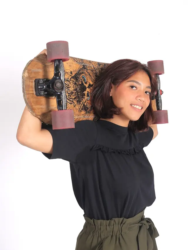 [Fimela] Menaklukkan Jalanan Beraspal Bersama Longboard Girls Crew Indonesia