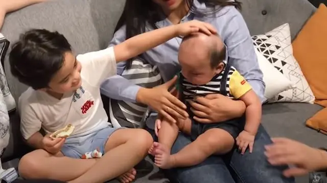 Bak Saudara Kandung, Ini 6 Potret Kedekatan Rafathar Malik Ahmad dan Kiano Tiger Wong