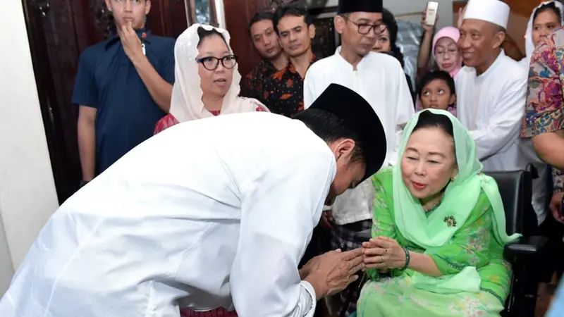 Jokowi Minta Doa Restu Istri Gus Dur