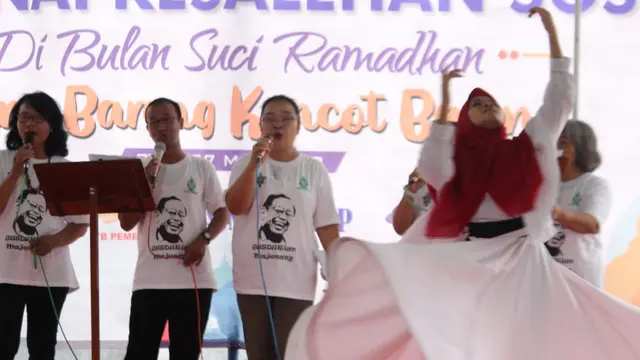 Tarian Sufi yang diiringi oleh paduan suara Gereja Paroki Theresia, Majenang, Cilacap, Jawa Tengah. (Foto: Liputan6.com/Dok. Panitia/Muhamad Ridlo)