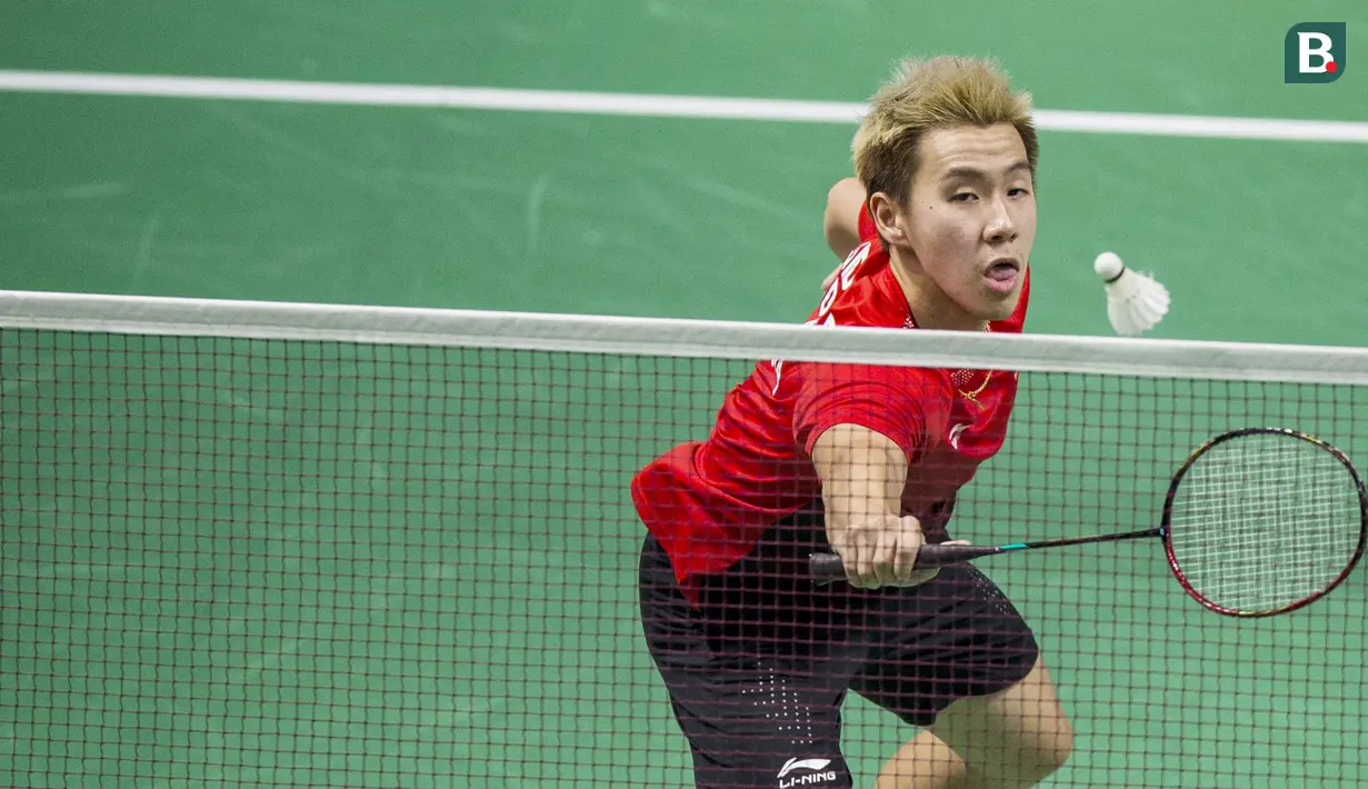 Pebulutangkis Indonesia, Marcus Gideon, saat melawan wakil China Taipei, Lee Jhe-Huei/Lee Yang, pada laga Asian Games di Istora, Jakarta, Senin (27/8/2018). Kevin/Marcus menang 21-15, 20-22, dan 21-12. (Bola.com/Vitalis Yogi Trisna)