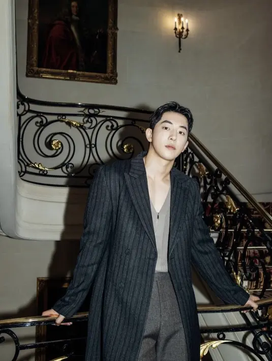 Bintang Twenty-Five, Twenty-One tersebut menghadiri Dior Spring Summer 2025 Show di Paris Fashion Week 2024. Tentunya penampilan sang aktor tak luput dari atensi. [@skawngur].