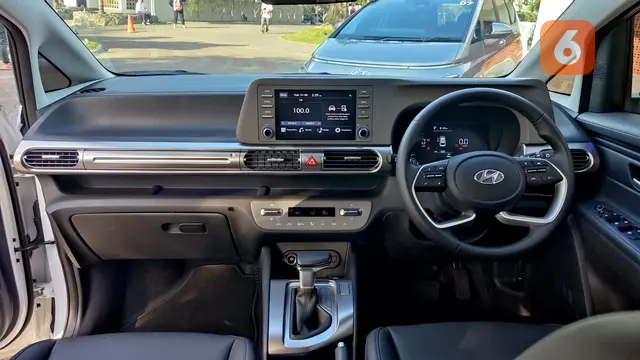 Interior Hyundai Stargazer
