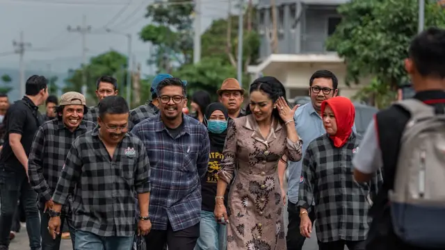 Model Batik Ala Kris Dayanti yang Simpel