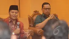 Wakil Ketua MPR Hidayat Nur Wahid bersama Wakil Ketua Komisi II DPR Lukman Edy menjadi pembicara pada dialog yang bertema "Urgensi Pembentukan Lembaga Pengkajian" di Ruang Presentasi Perpustakaan MPR, Jakarta, Kamis (12/2). (Liputan6.com/Andrian M Tunay)