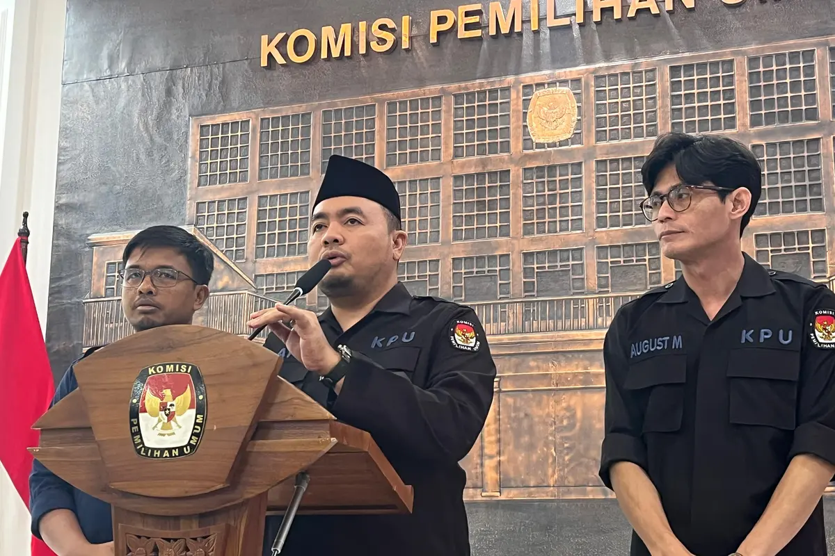 Komisioner Komisi Pemilihan Umum saat memberikan keterangan pers di Kantor KPU RI, Menteng, Jakarta Pusat, Rabu (31/7/2024). (Liputan6.com/Winda Nelfira)