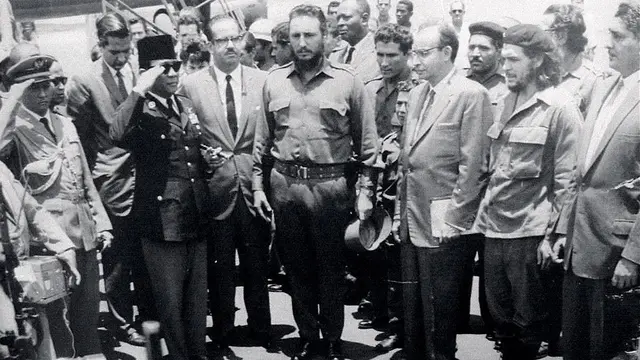 Presiden Sukarno bersama Fidel Castro dan Che Guevara