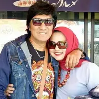 Ikang Fawzi  dan Marissa Haque saat liburan di Jepang (Instagram/@ikangfawzi)