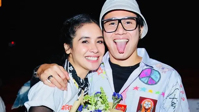 Disebut Netizen jadi Budak Cinta, Ini 7 Potret Mesra Vino G Bastian dan Marsha Timothy