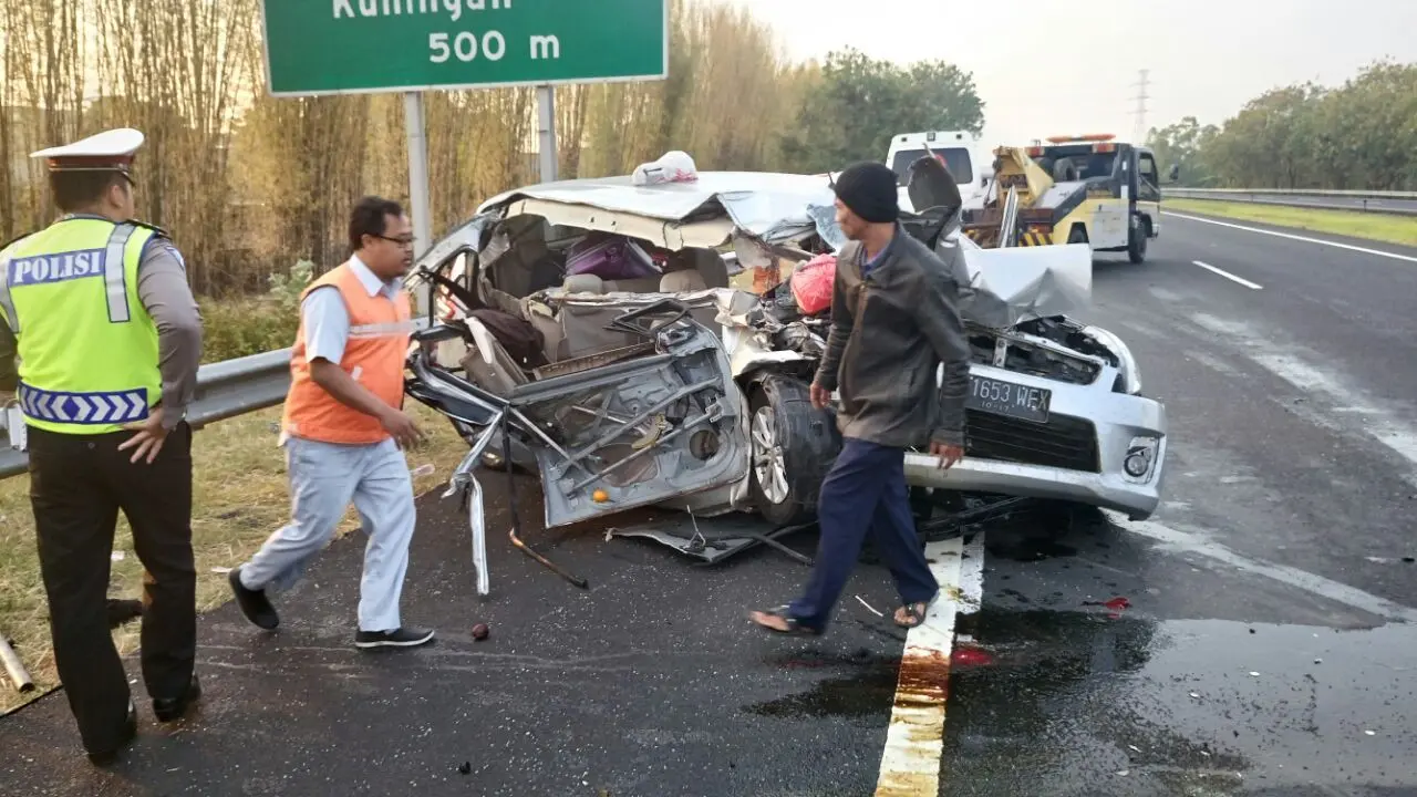 Tabrak Truk Tronton di Palikanci, 2 Orang Dikabarkan Tewas