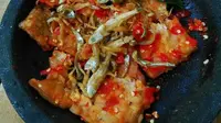 Tempe geprek tabur teri. (dok. Cookpad Indonesia/Erna Sari)