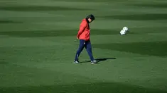 Pelatih Sevilla, Vincenzo Montella saat sesi latihan di Ciudad Deportiva, Stadion Ramon Sanchez Pizjuan, Sevilla, Spanyol, Selasa (20/2). Sevilla akan menjamu Manchester United (MU) pada leg pertama babak 16 besar Liga Champions. (Cristina Quicler/AFP)