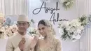 Anak dari Anggota DPR RI Andre Rosiade, Azizah Salsha menikah dengan atlet sepakbola Pratama Arhan di Jepang. Keduanya tampil dengan pakaian pengantin serba coklat keemasan. [instagram]
