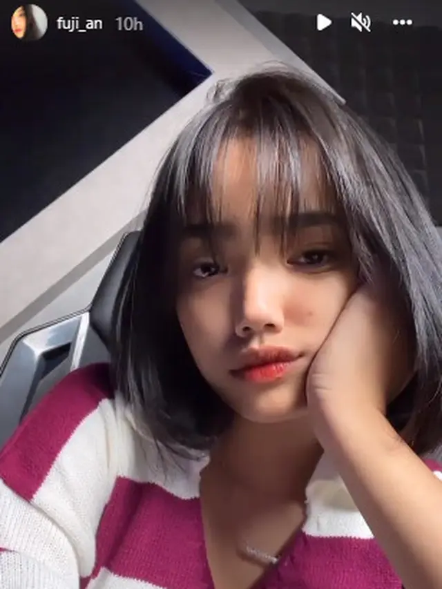 6 Potret Terbaru Fuji Berambut Pendek dan Berponi, Disebut Mirip Vanessa Angel