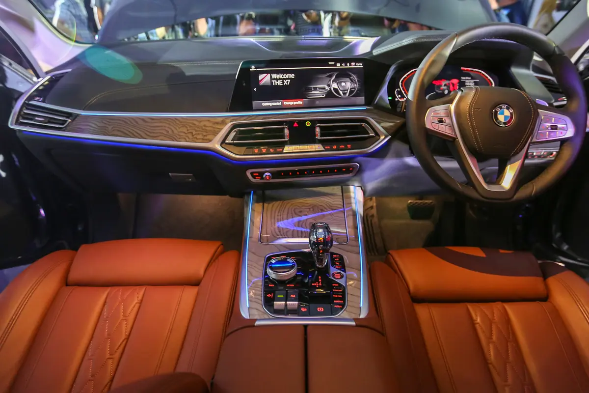 Mobil BMW X7 Bertenaga 340 hp Siap Mengaspal di Indonesia