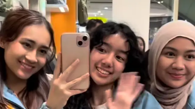 Putri Sheila Marcia Jadi Finalis Gadis Sampul 2025. [@leticiajosephh]