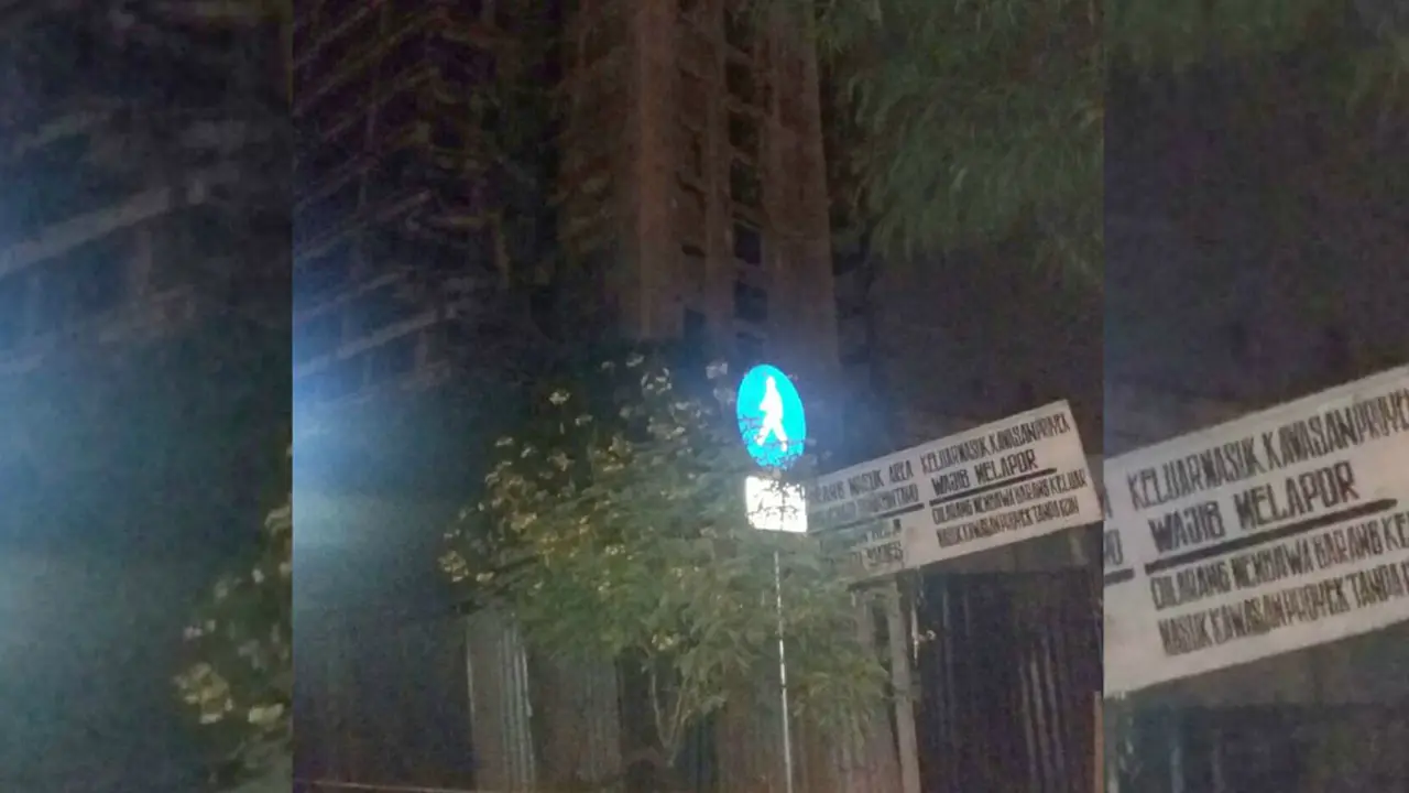Gedung tua roboh