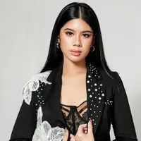 Tampilan Almira Yudhoyono di pemotretan terbaru. [@artikawhulandary]