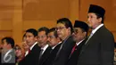 Ketua Bawaslu, Muhammad (kanan) menyaksikan upacara peresmian dan penyerahan nota pengantar tugas dari Gubernur Aceh, Bangka Belitung, dan Gorontalo kepada pelaksana tugas di Kemendagri, Jakarta, Kamis (27/10). (Liputan6.com/Helmi Fithriansyah)