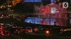 Pertunjukan video mapping di air mancur Bundaran HI, Jakarta, Rabu (16/8/2023). (Liputan6.com/Angga Yuniar)