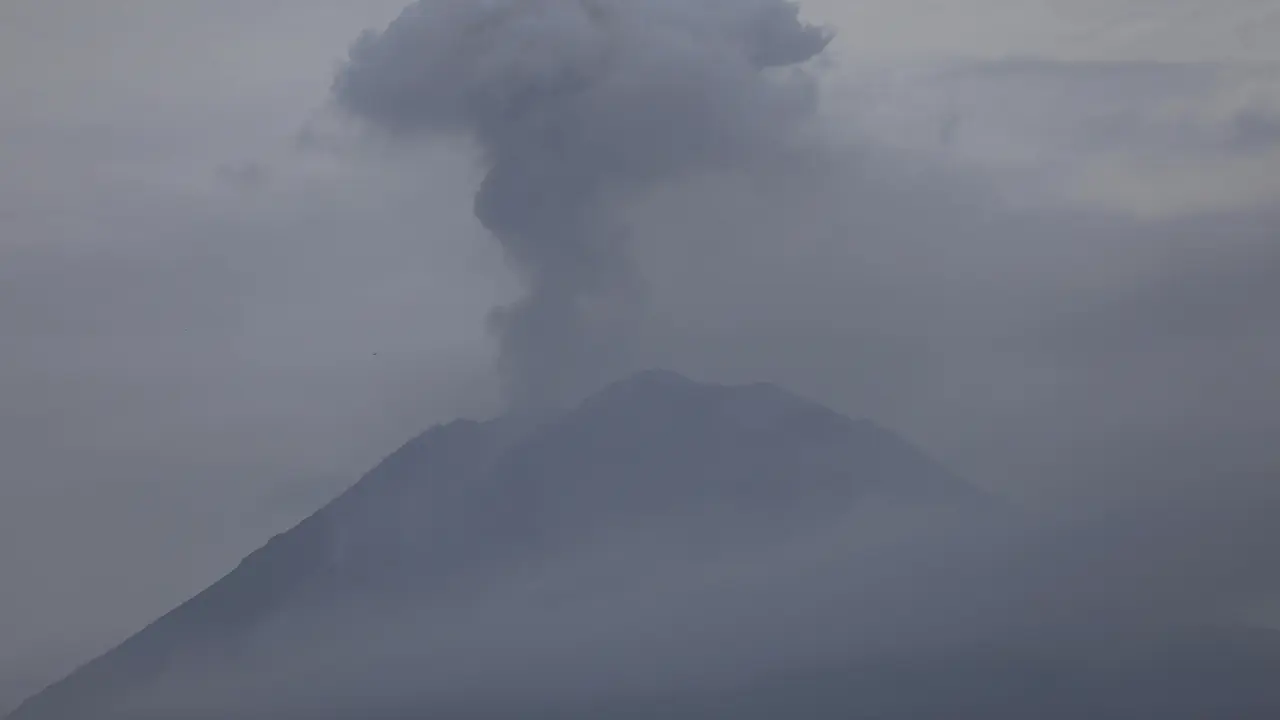 Kaleidoskop Foto 2021: Sejumlah Peristiwa Besar Terjadi di Indonesia