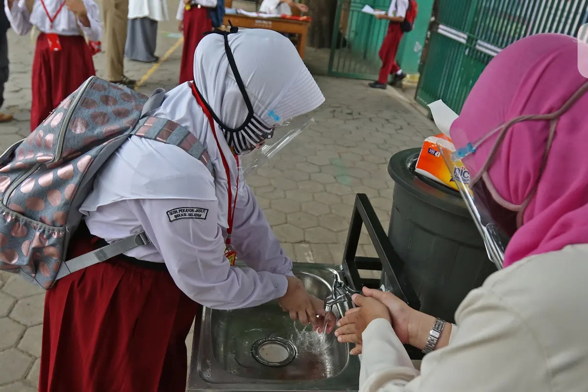 Intip Uji Coba Pembelajaran Tatap Muka di Sekolah Bekasi