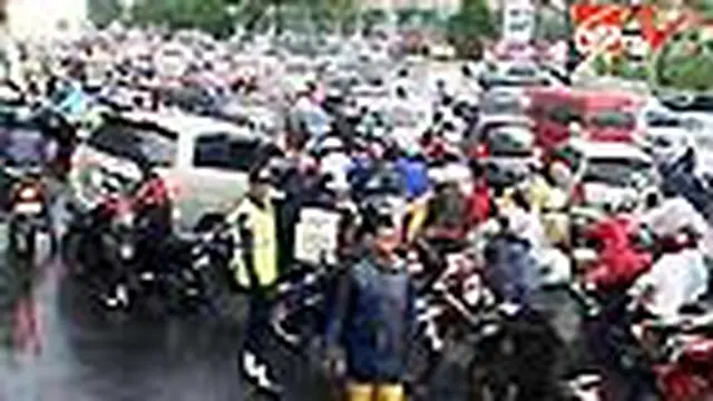Pohon Tumbang dan Kemacetan Parah Landa Jakarta