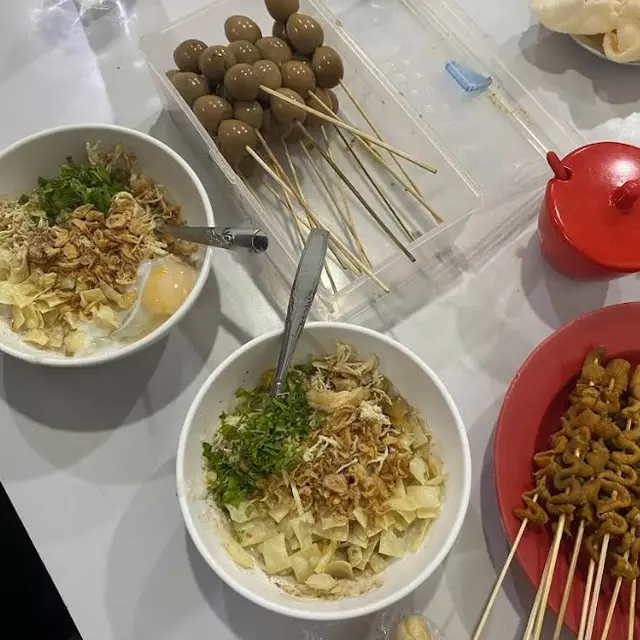 Rekomendasi Tempat Makan yang Buka 24 Jam di Surabaya