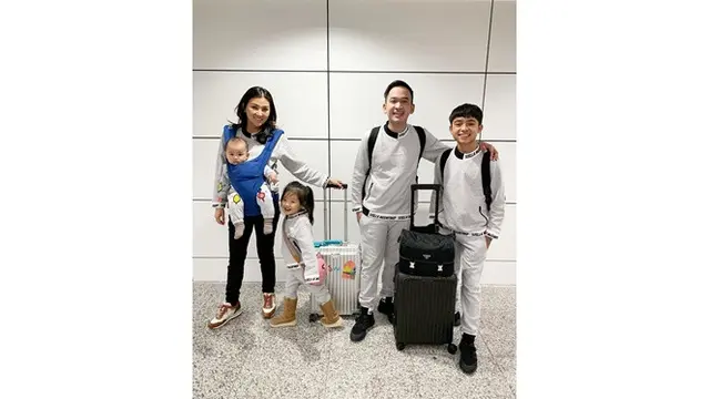 6 Potret Betrand Peto dan Ruben Onsu Pakai Baju Couple, Makin Mirip
