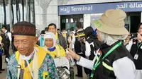 Jemaah Haji Indonesia di Terminal Haji di Bandara Prince Mohammed bin Abdul Aziz di Madinah. Liputan6.com/Nurmayanti