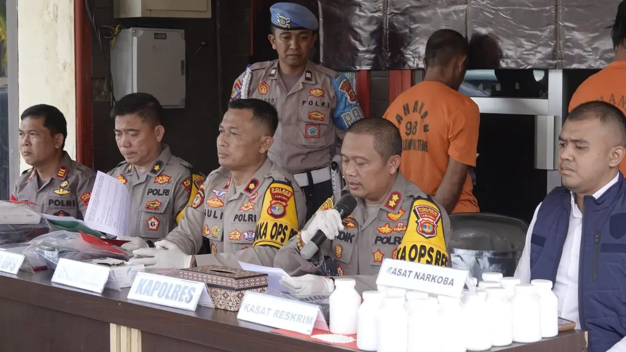 Ungkap Kasus perampokan disertai pembunuhan bos ruko di Mapolres Lampung Tengah. Foto : (Istimewa).