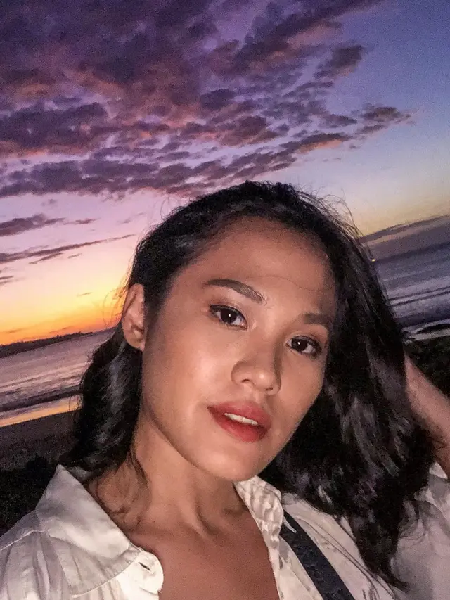 6 Potret Sheryl Sheinafia Tanpa Makeup, Tetap Terlihat Manis