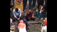 Tangkapan layar video viral buaya jadi-jadian di Makassar (Liputan6.com/Fauzan)