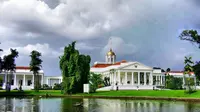 Angkernya Istana Bogor