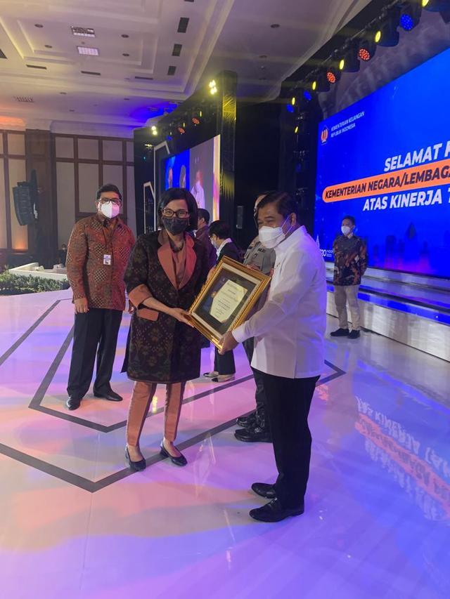 Tata Kelola Anggaran Baik, Kemendagri Sabet Penghargaan K/L Berkinerja Sangat Baik