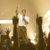 Sempat tertunda, konser The Vamps sukses jadi pengobat rindu fans. (Bambang E Ros/Fimela.com)